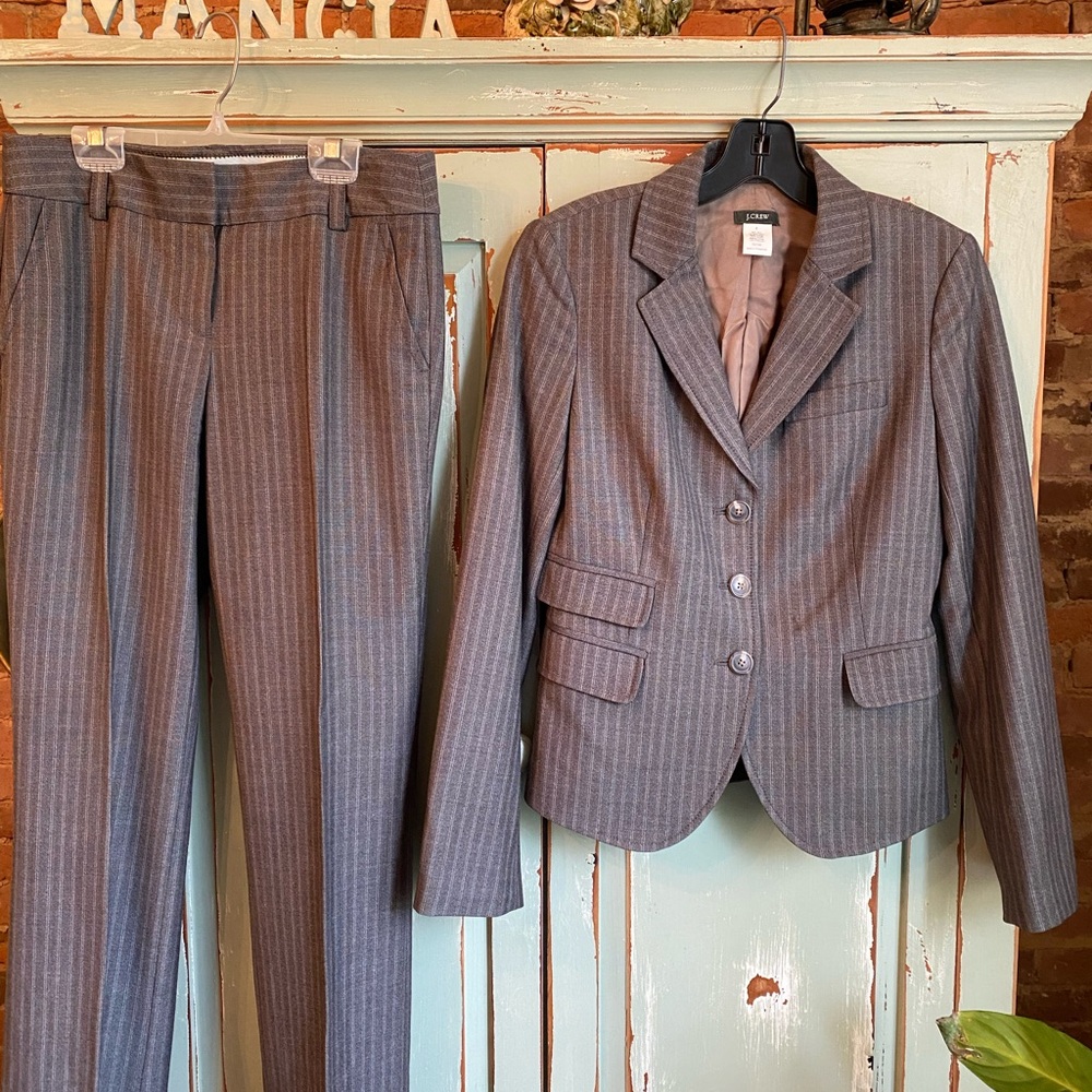 J. Crew Gray Vintage Pinstripe Suit Elegant Tailored Design Size 0/2